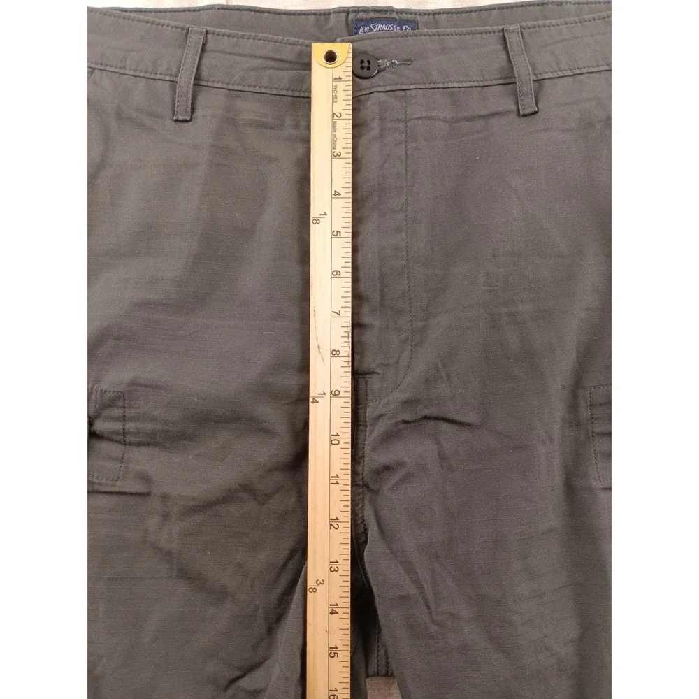 Levi Strauss Co Mens Cargo Shorts Olive Green Waterless Size 38 - Picture 4 of 9